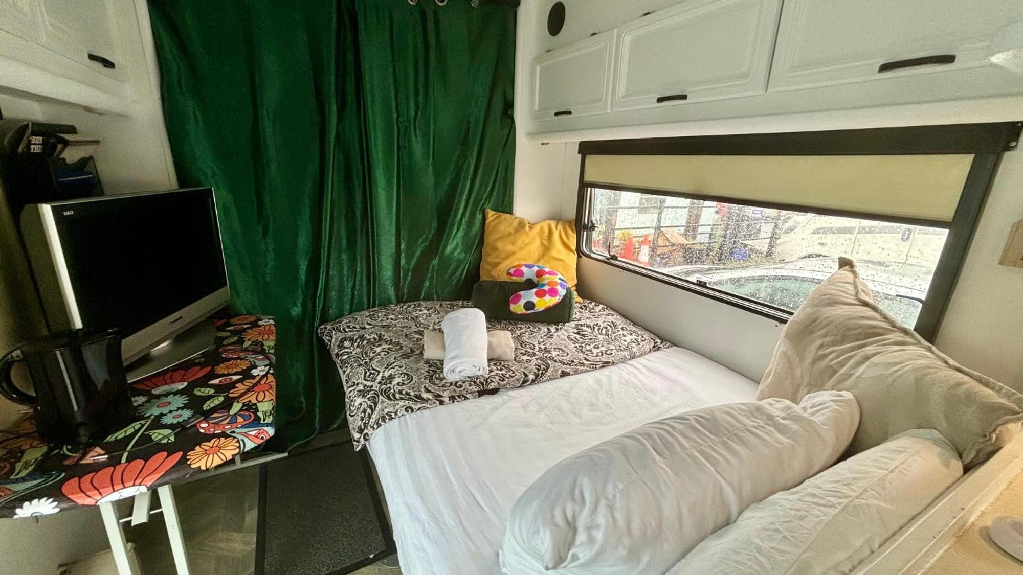 Hotel Cool Wheels On The Waterfront Liverpool Zewnętrze zdjęcie